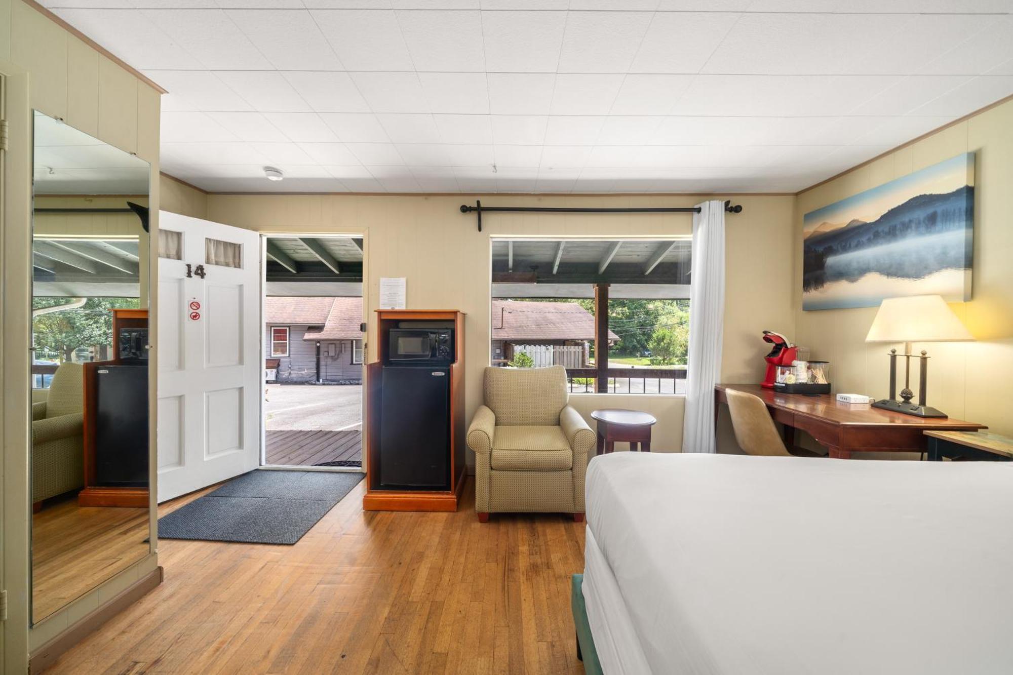 Cedarwood Inn Hendersonville Exterior foto