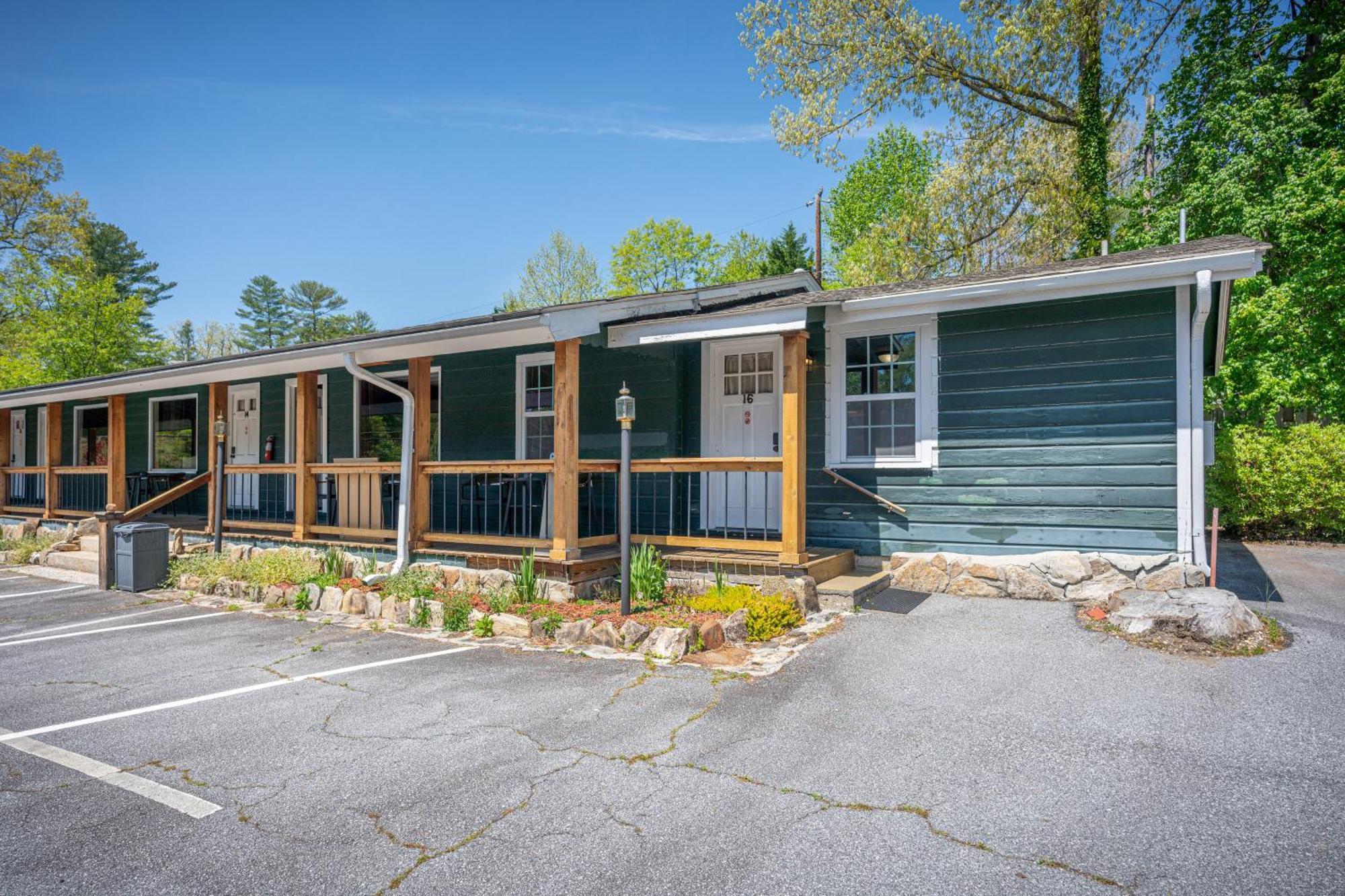 Cedarwood Inn Hendersonville Exterior foto